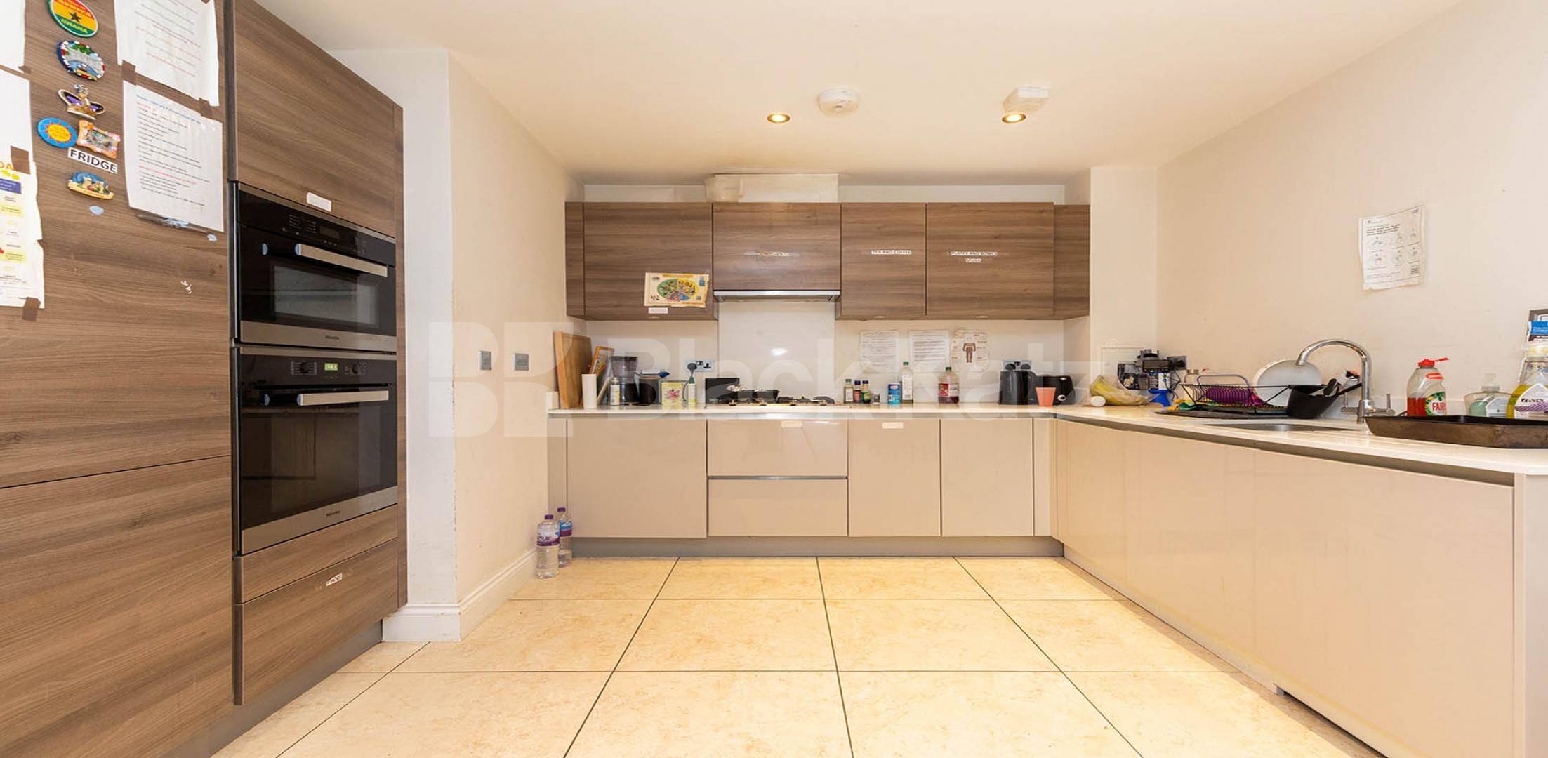 			3 Bedroom, 2 bath, 1 reception Apartment			 Huguenot Drive, Palmers Green